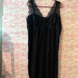 Elegant Black Lace Nightgown